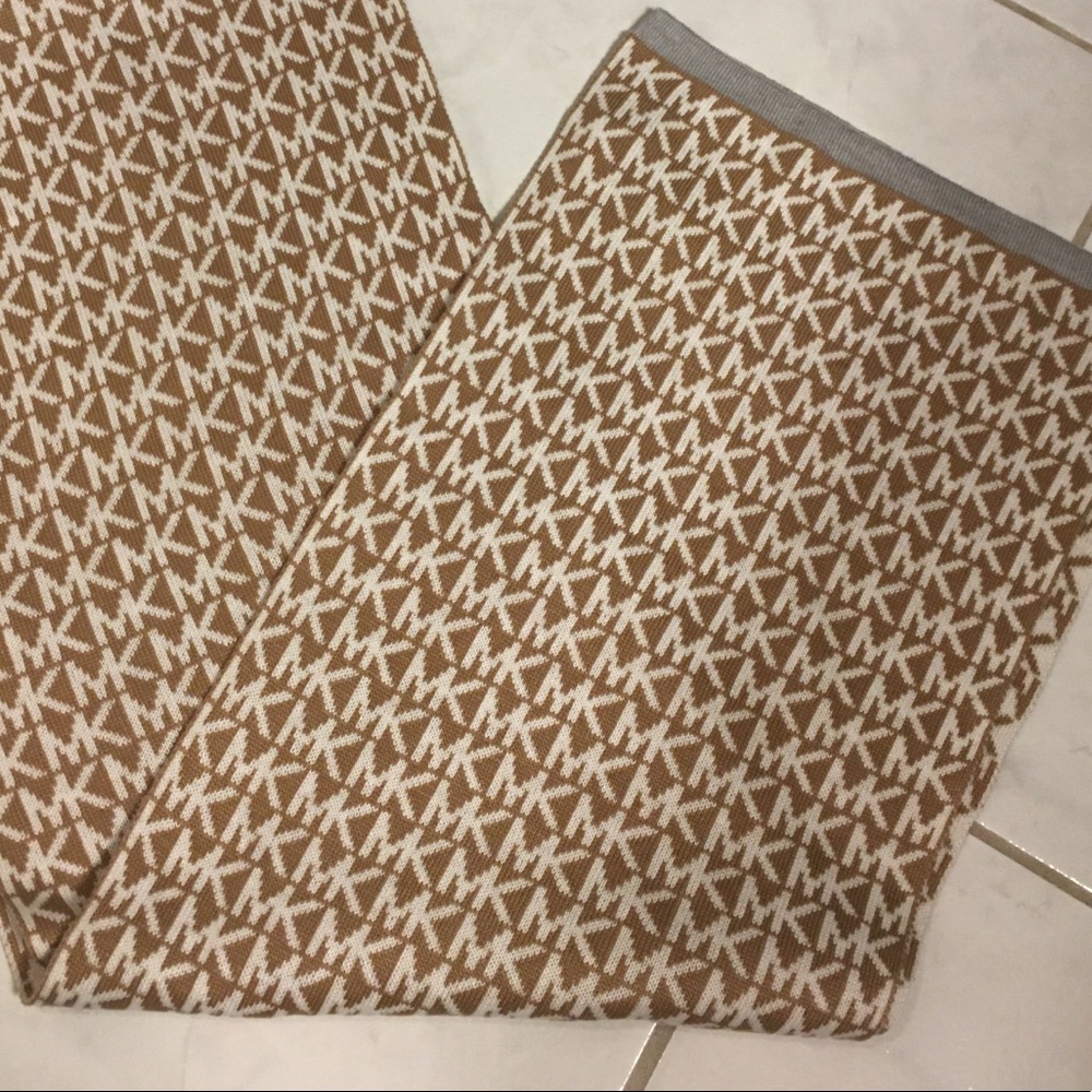 Michael Kors logo scarf